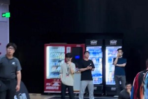 “当国内新生代街球手惹怒41岁街球元老教授！”